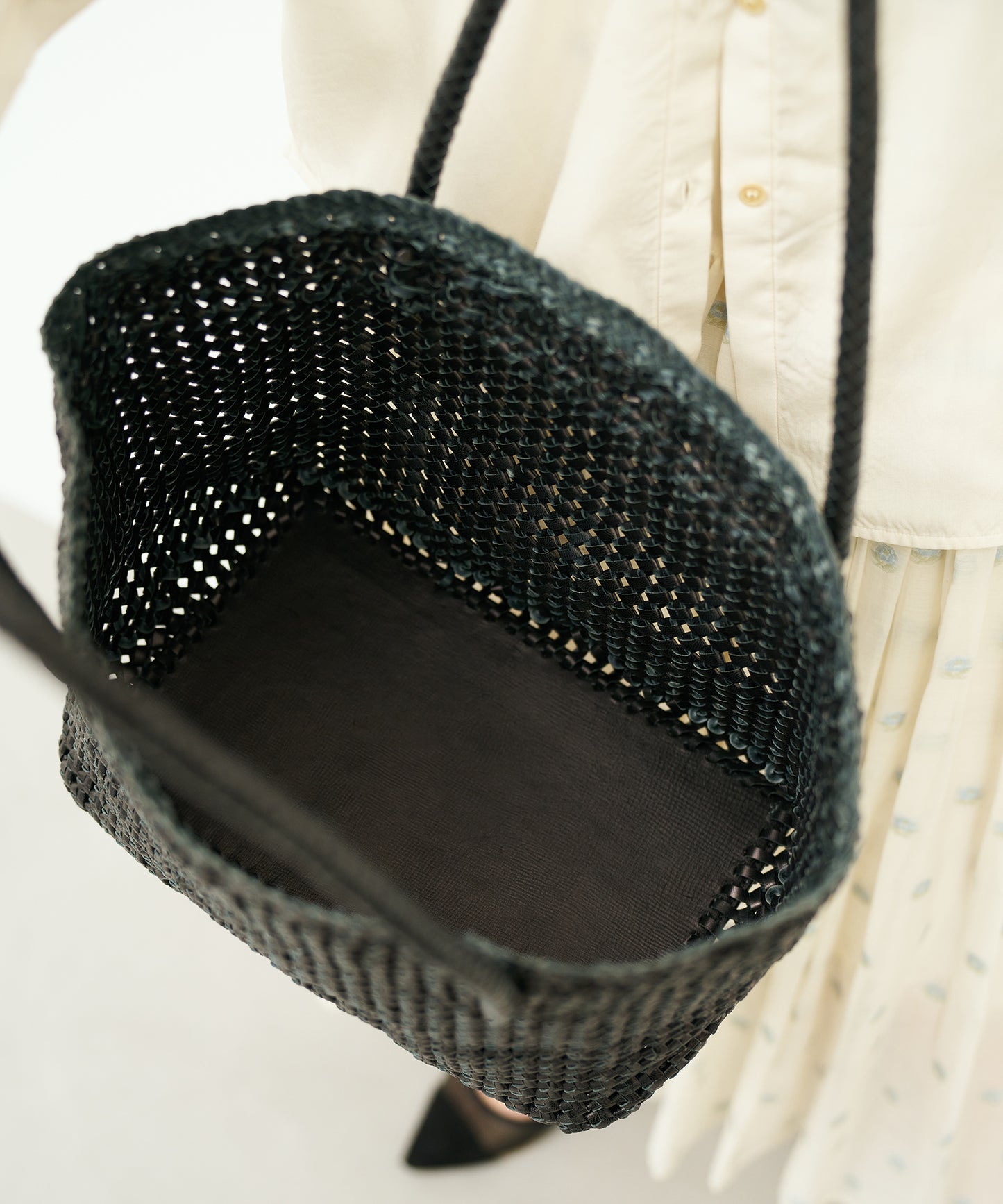 #16/ Book carry (black) / goatskin "GOAT MESH"