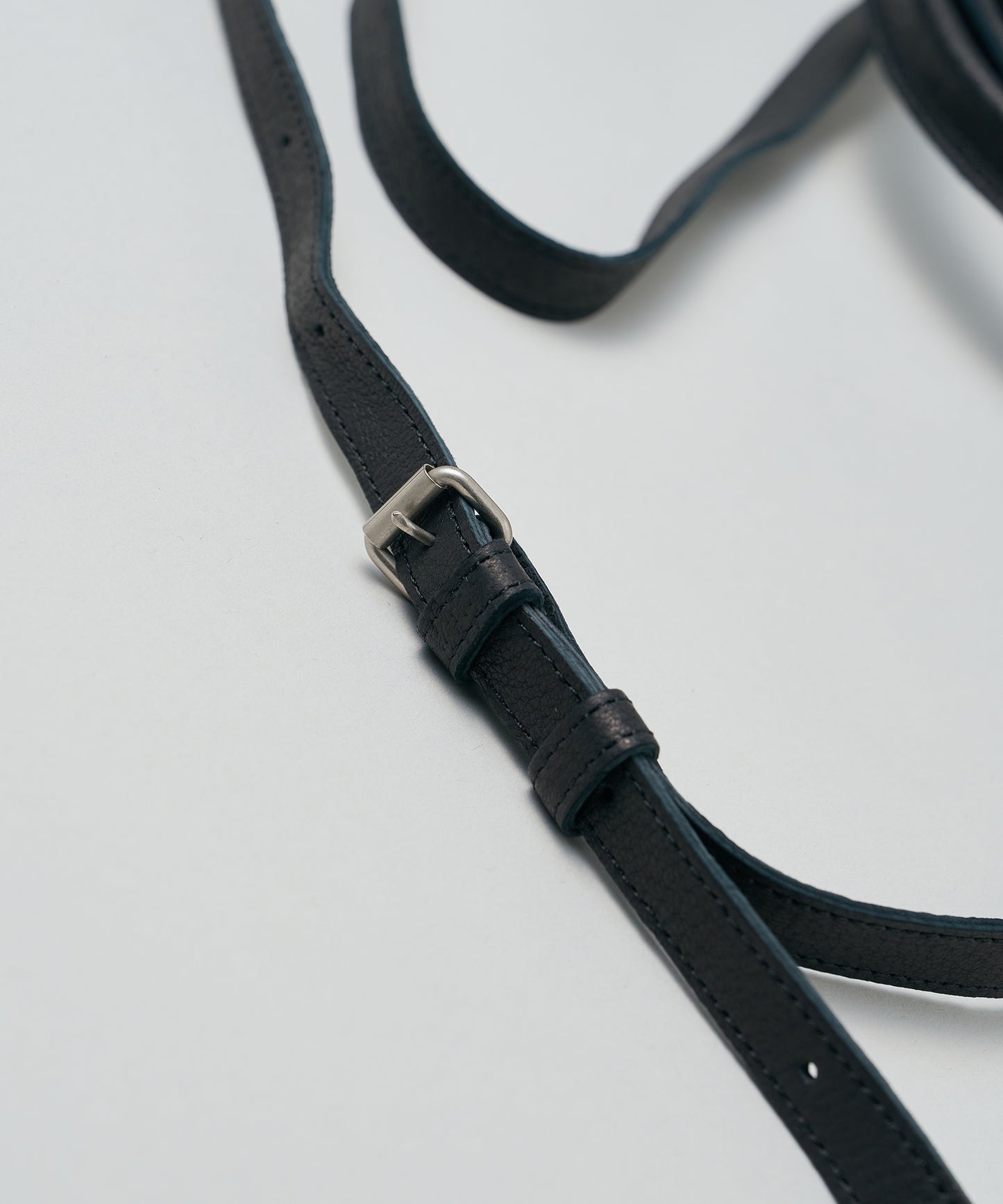 #30/ Lunch bag S_carry light (black) / pigskin "HALLIE"