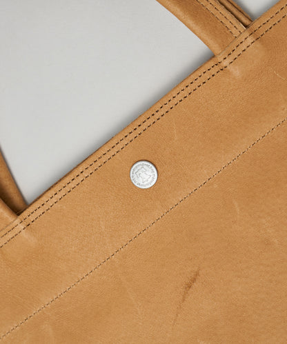 #30/ Lunch bag S_carry light (camel) / pigskin "HALLIE"