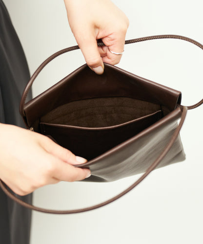 #45/ Float mini tote (苦棕) / 牛皮 "APERTO" 