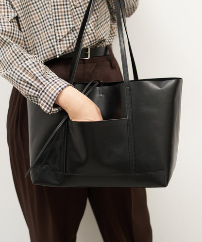 《Limited 5%》Trim Tote - Black / cowhide Aperto