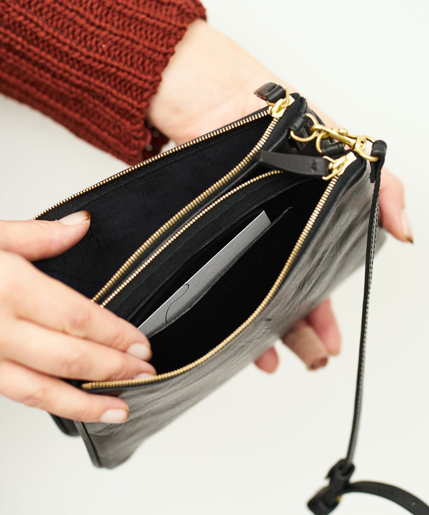 #45/蝴蝶单肩包(黑色)/牛皮“APERTO” 