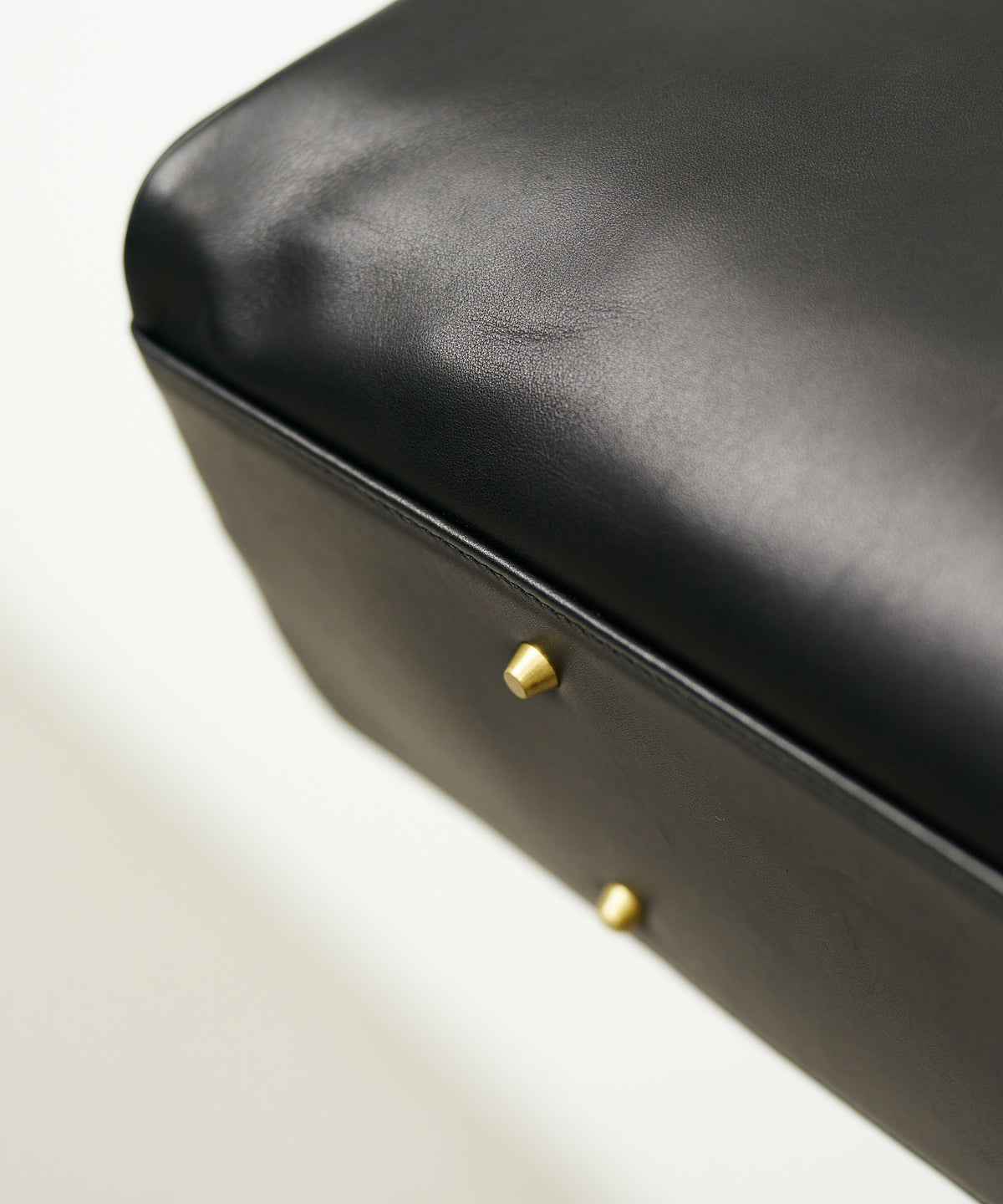 《Limited 5%》Contour Boston M - Black / cowhide Aperto