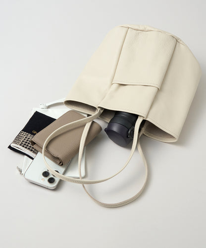 EOS / #52 / 圓形手提包 / 牛皮“VALENCIA”