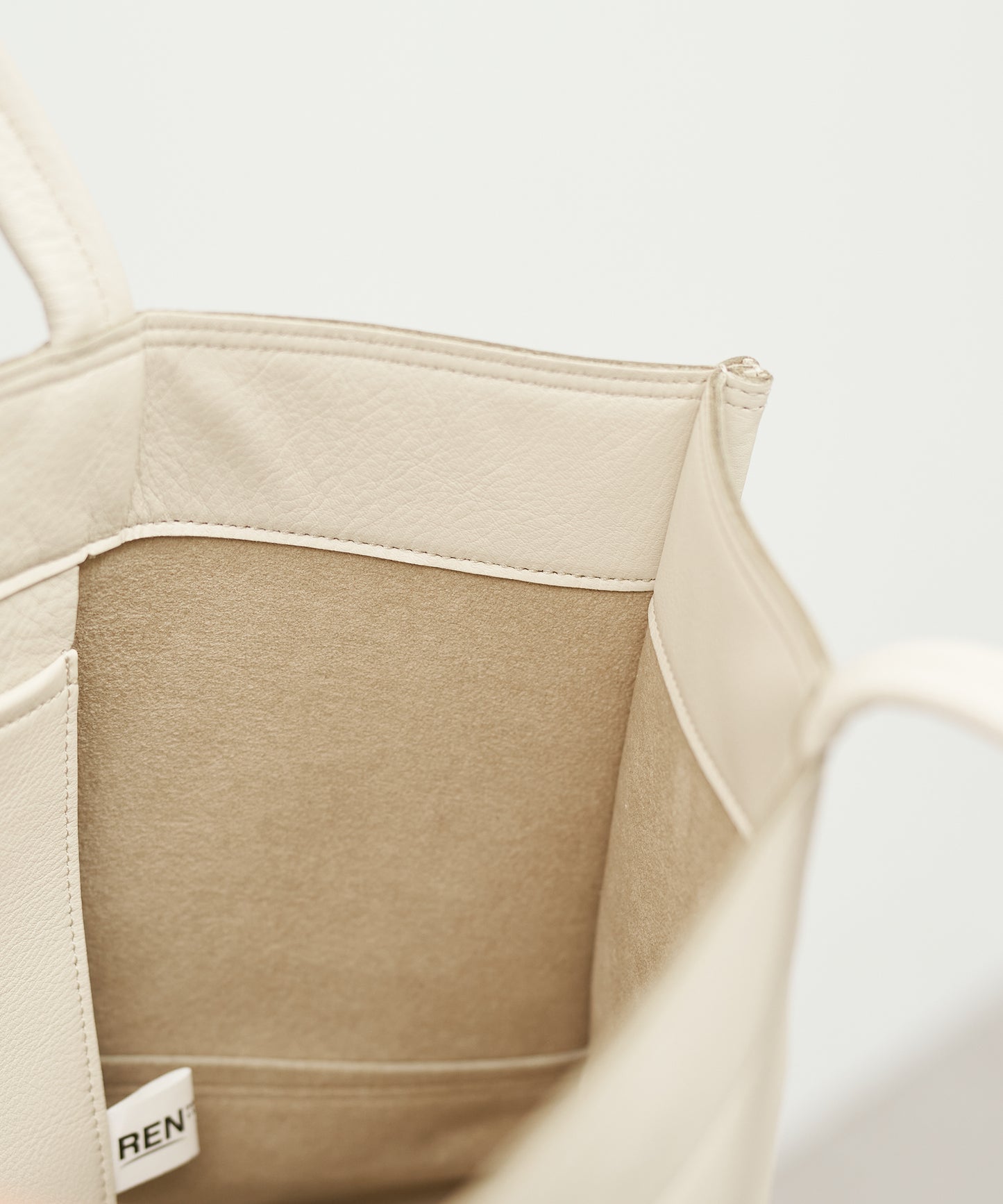 EOS / #52 / 寬版托特包 M / 牛皮“VALENCIA”