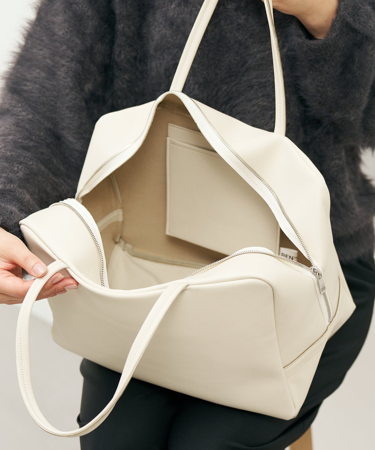 EOS / #52 / 方形行李袋 XS / 牛皮“VALENCIA”