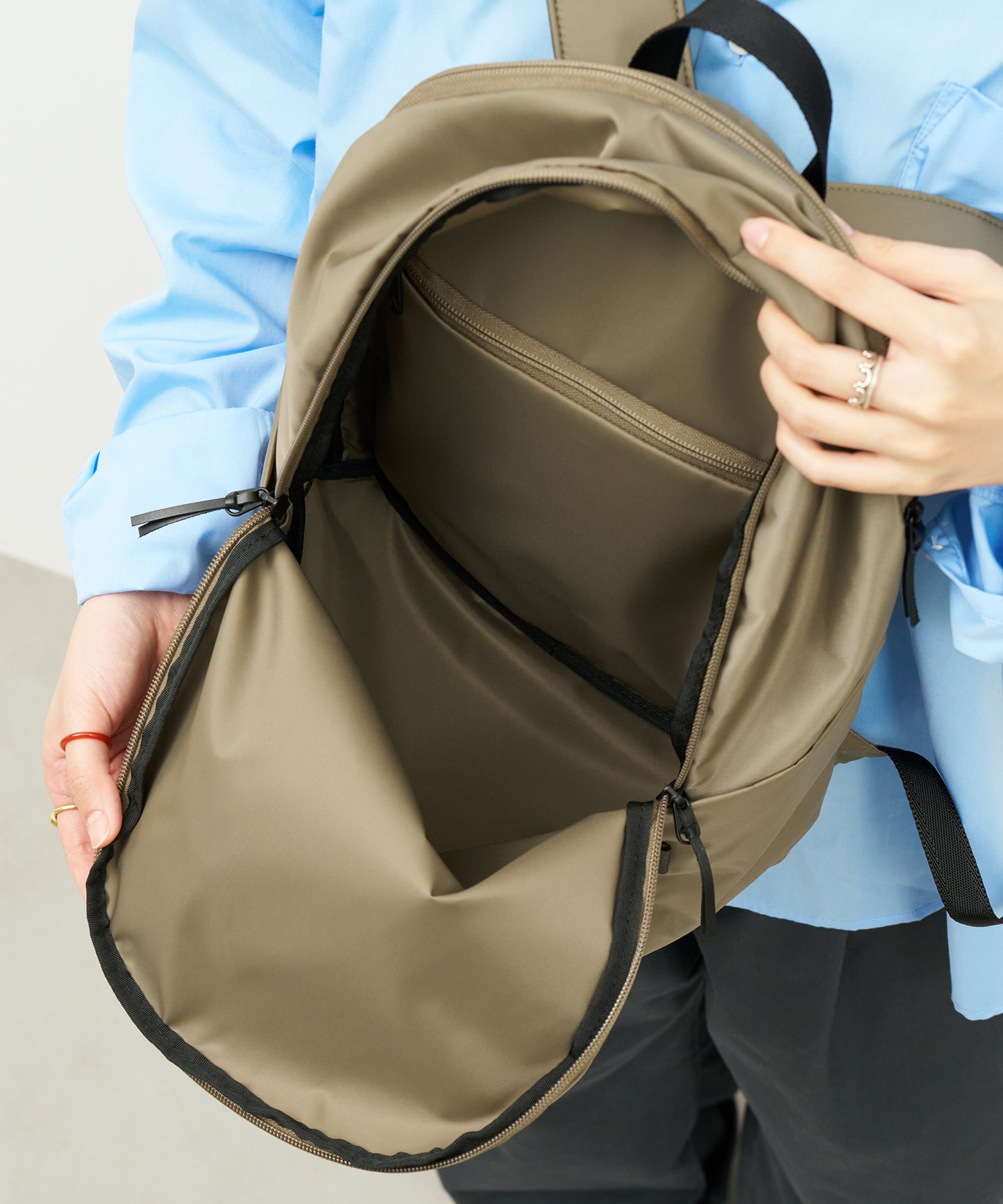 Lithe Pack 16L - Khaki gray / Basic Nylon