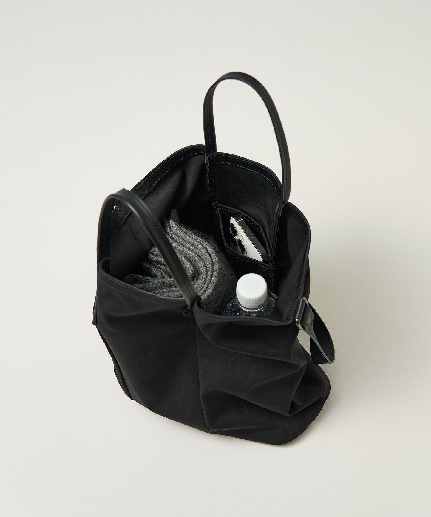 #89 / Frame tote / nylon "High density nylon"