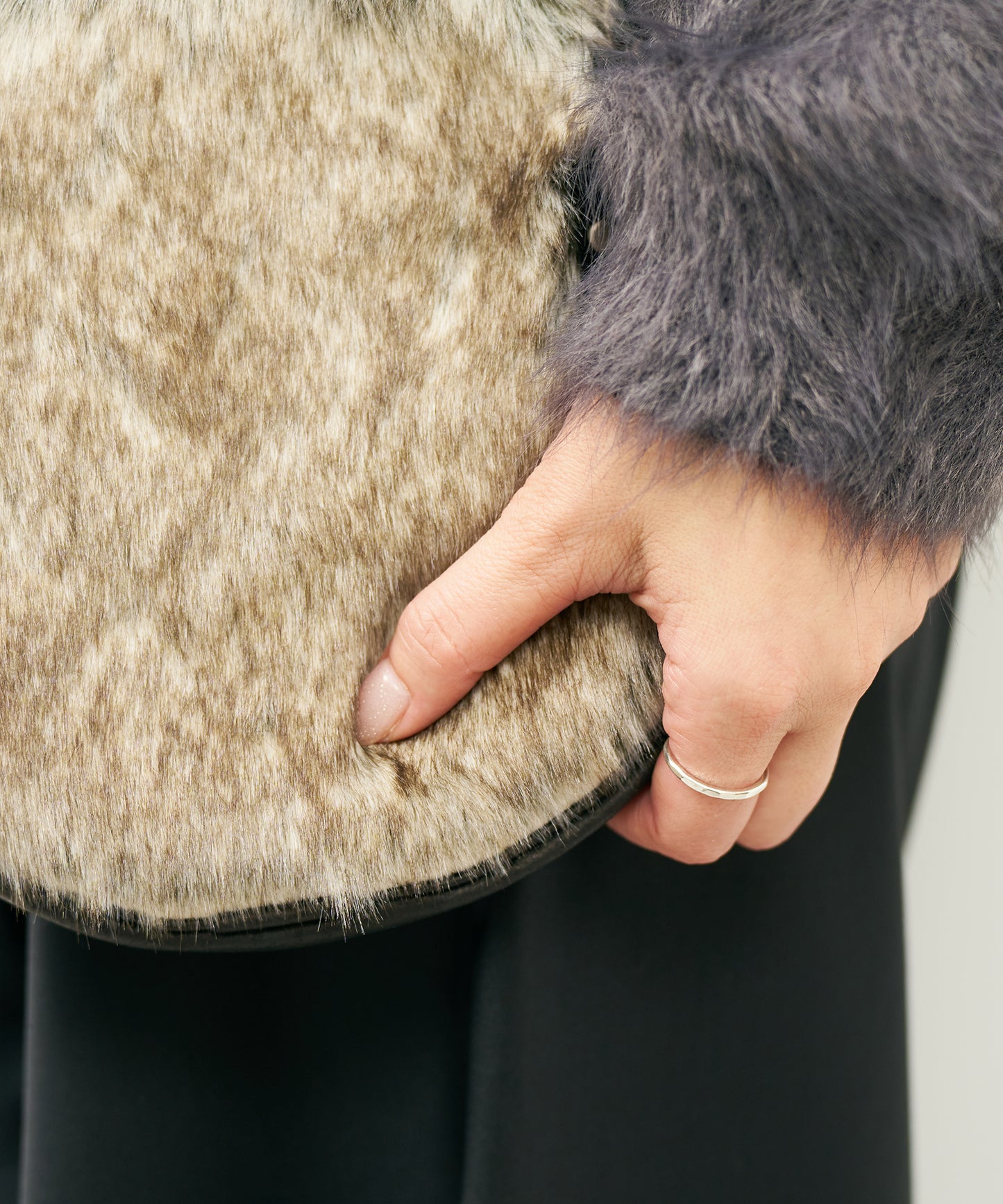 #88a / Tambourine Shoulder Bag / Pigskin "HALLIE × Craft fur"