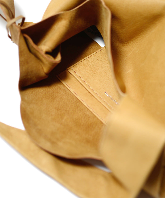 Plastic bag sling type / pigskin "HALLIE"（limited edition color）