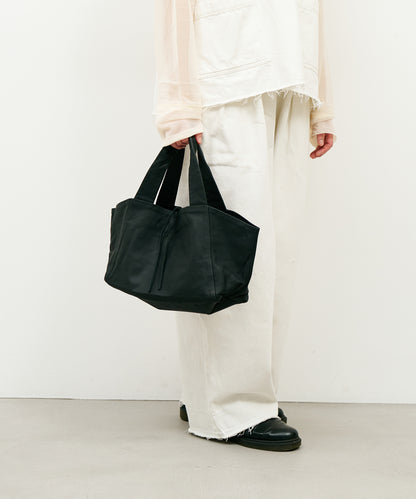 #11/ Dachs 手提包 S（黑色）/ 山羊皮“BARE”