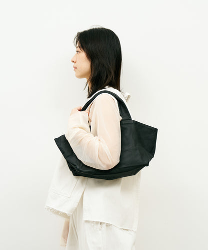 #11/ Dachs 手提包 S（黑色）/ 山羊皮“BARE”