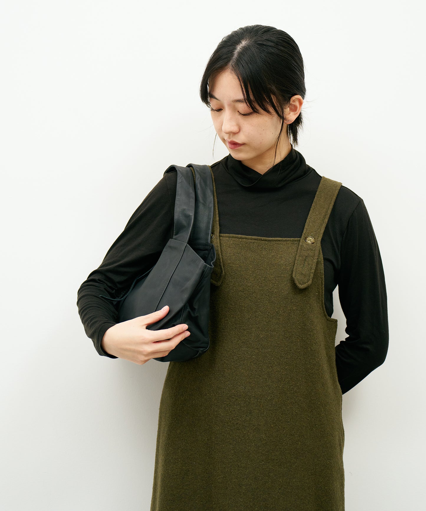 #11/ Dachs 手提包 S（黑色）/ 山羊皮“BARE”