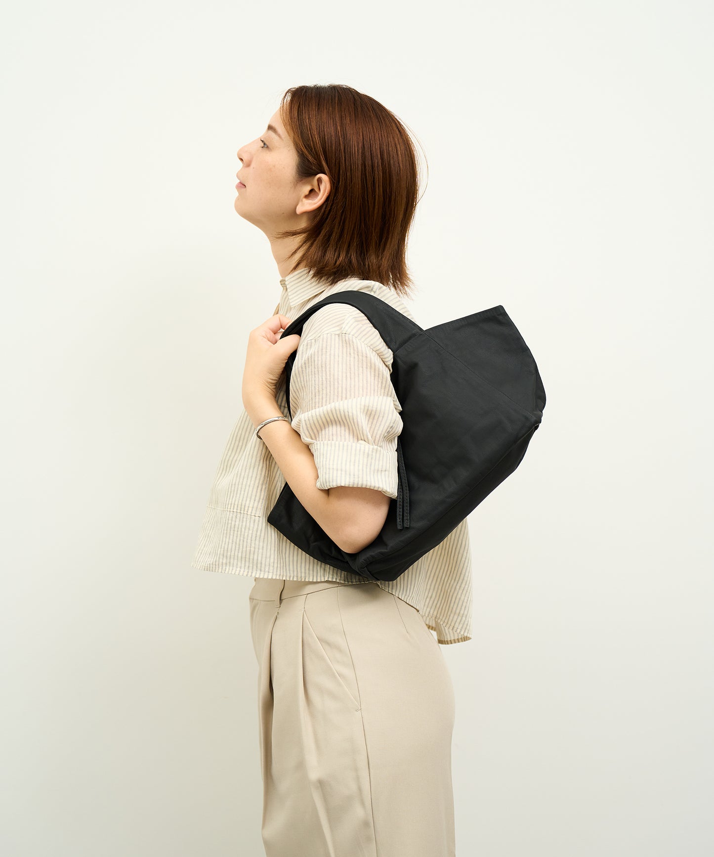 #11 / Dachs tote bag S (black) / goatskin "BARE"