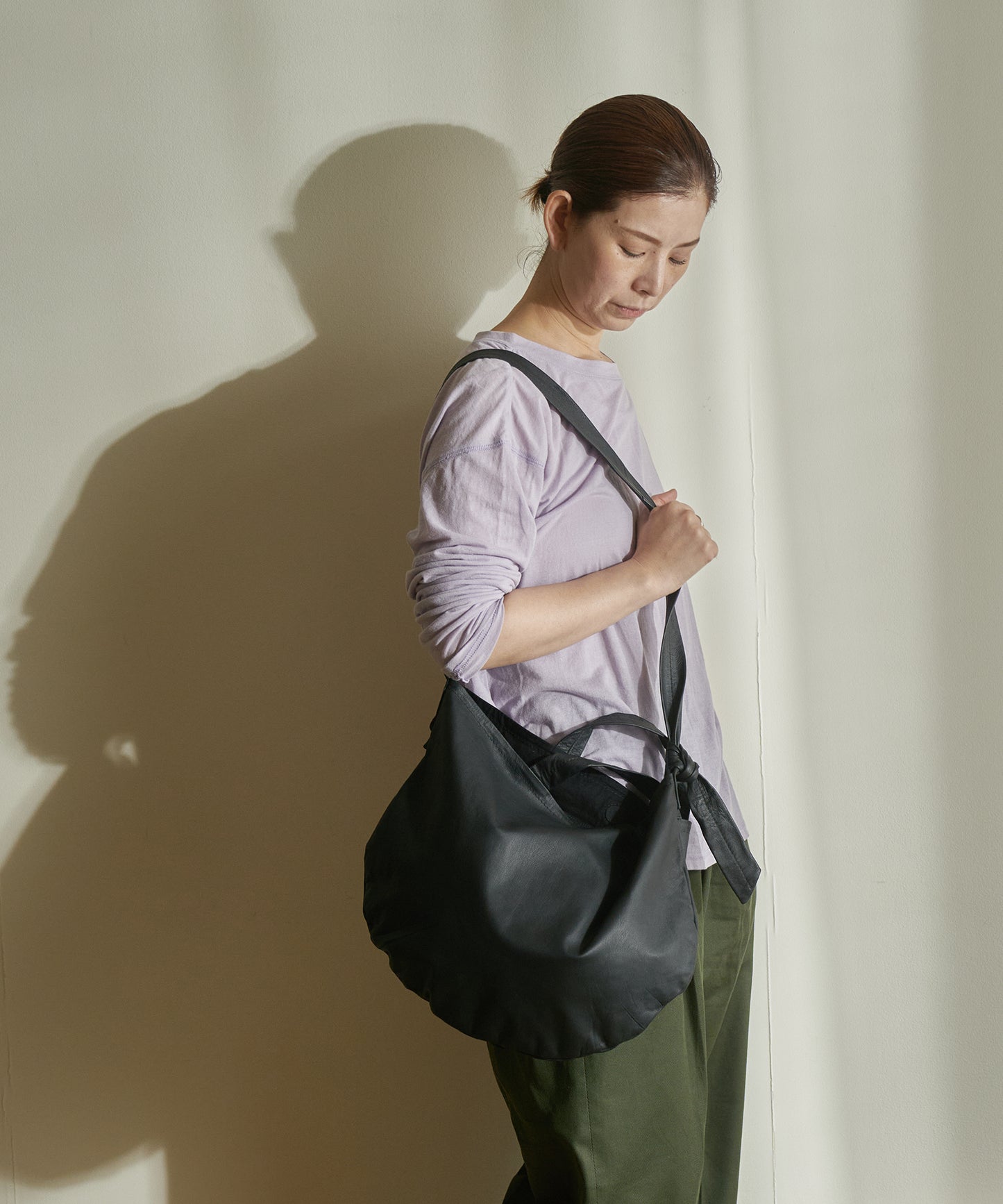 #11 / Circle shoulder bag (black) / goatskin "BARE"