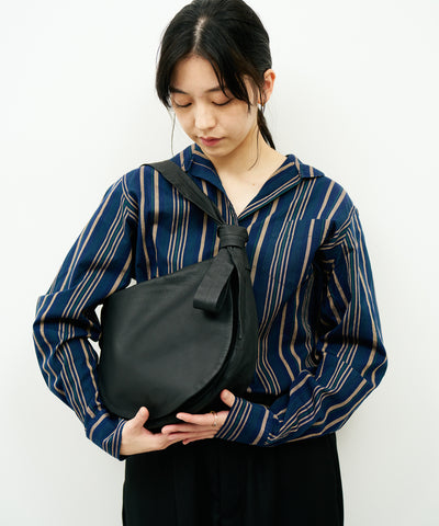 #11《SALE 20%》Circle Flap Shoulder Bag (black) / goatskin 