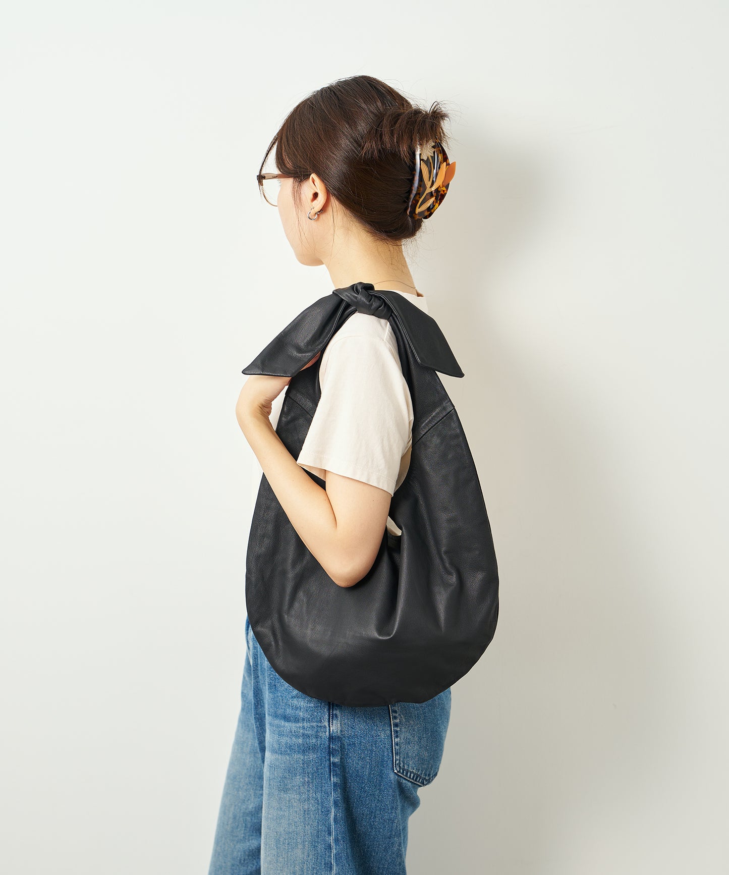 #11/ 圆肩分离（黑色）/ 山羊皮“BARE” 