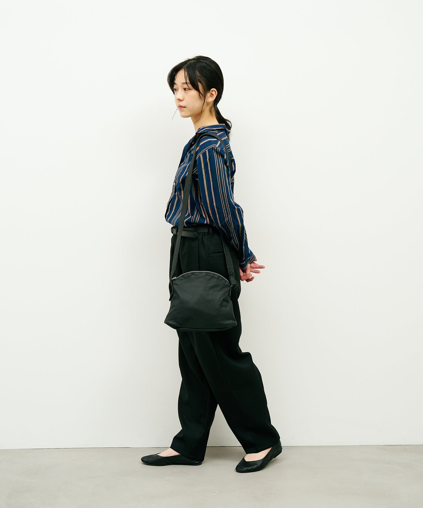 #11/ Arch Zip 單肩包（黑色）/ 山羊皮“BARE”