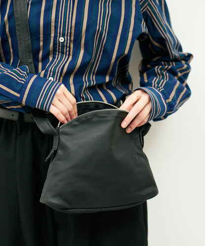#11/ Arch Zip 單肩包（黑色）/ 山羊皮“BARE”