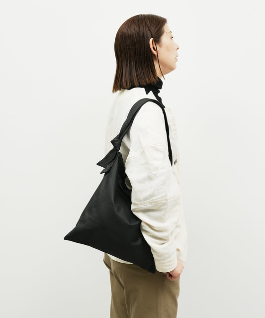 Square shoulder bag S /top-zipper（black）/ goatskin "BARE"