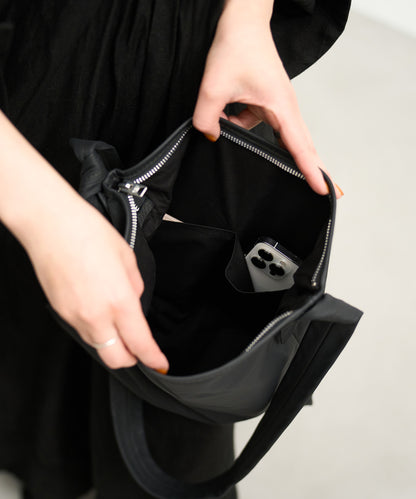 #11/ Square shoulder bag S (black) / goatskin "BARE"