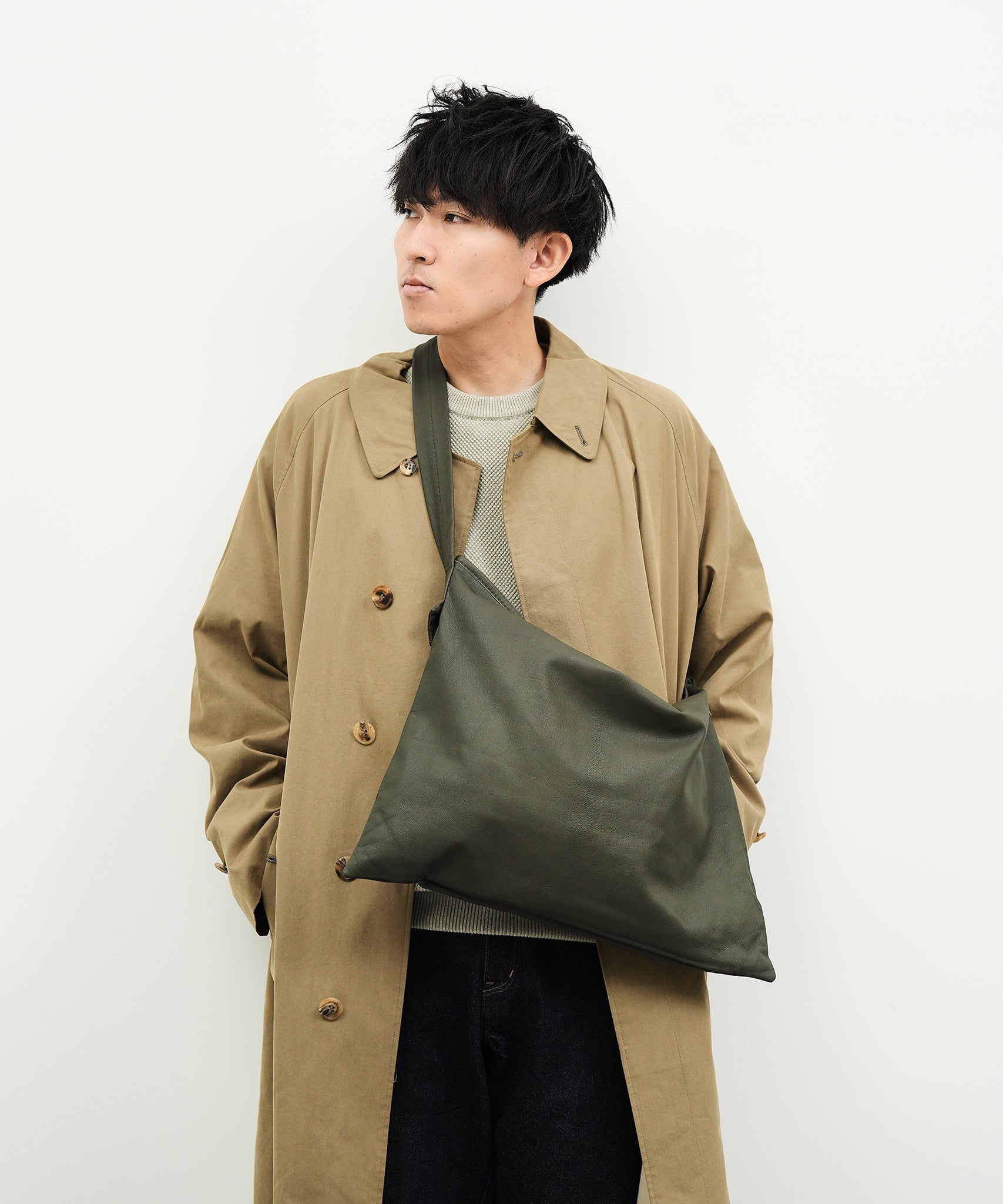 10%off , LIMITED 5/6＞Square shoulder bag /top-zipper（olive 