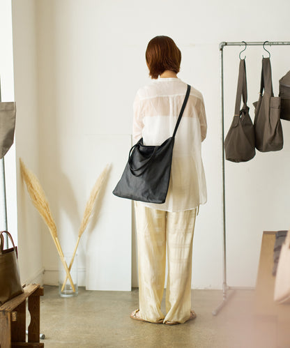Flux Tote - Black / goatskin Bare