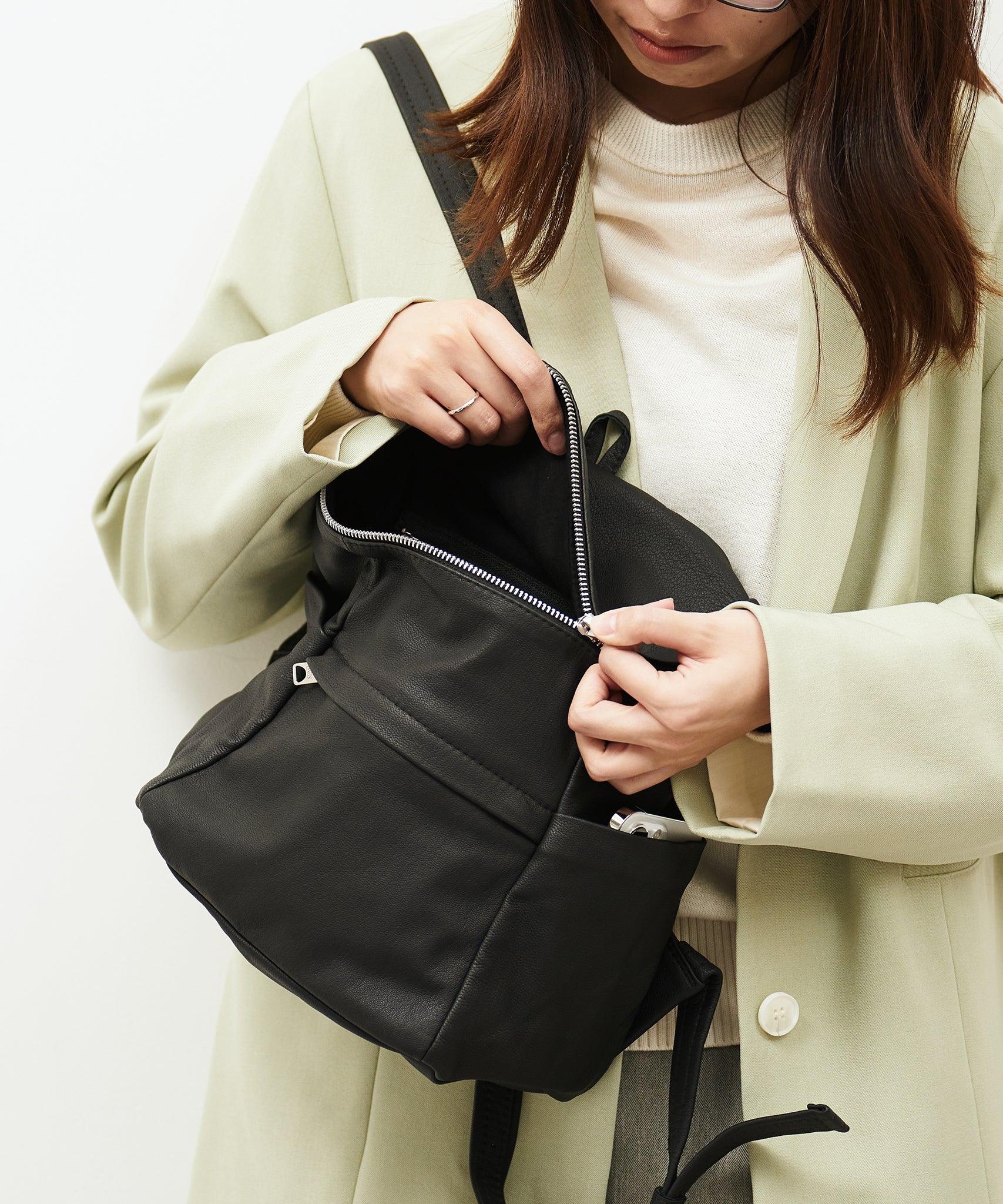 black leather box backpack REN / Tokyo 】Soft Goat Leather Box-Shaped Backpack