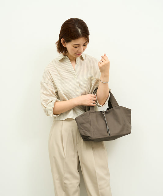 #11b / Dachs tote bag S (greige) / goatskin "BARE"