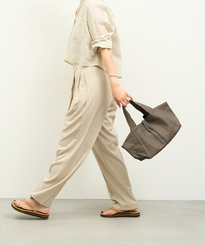 #11b / Dachs tote bag S (greige) / goatskin "BARE"