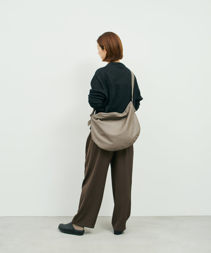 Zip circle shoulder bag M - Greige / goatskin Bare