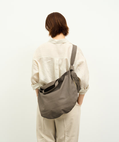 #11b / Circle shoulder bag (greige) / goatskin "BARE"