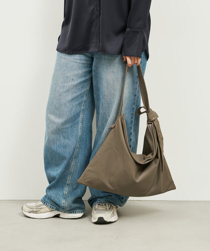 Zip square shoulder M - Greige / goatskin Bare