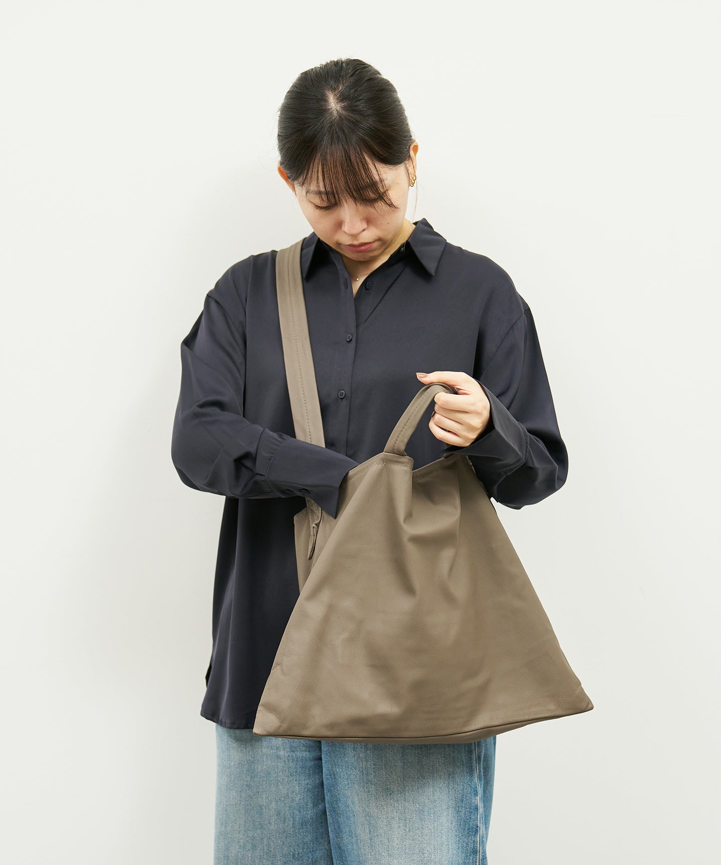 2way Square shoulder - Greige  / goatskin Bare