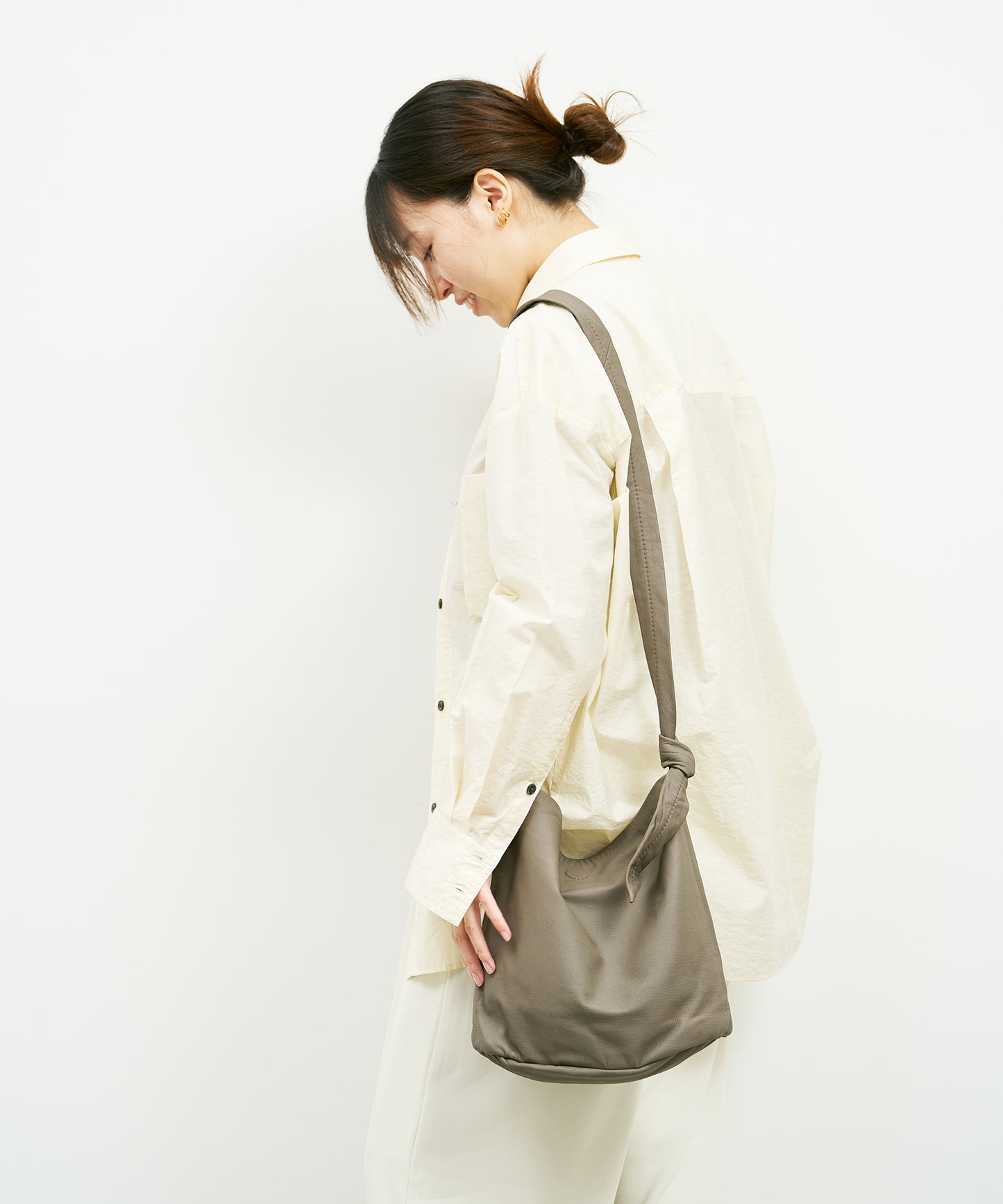 Stroll shoulder bag - Greige / goatskin Bare