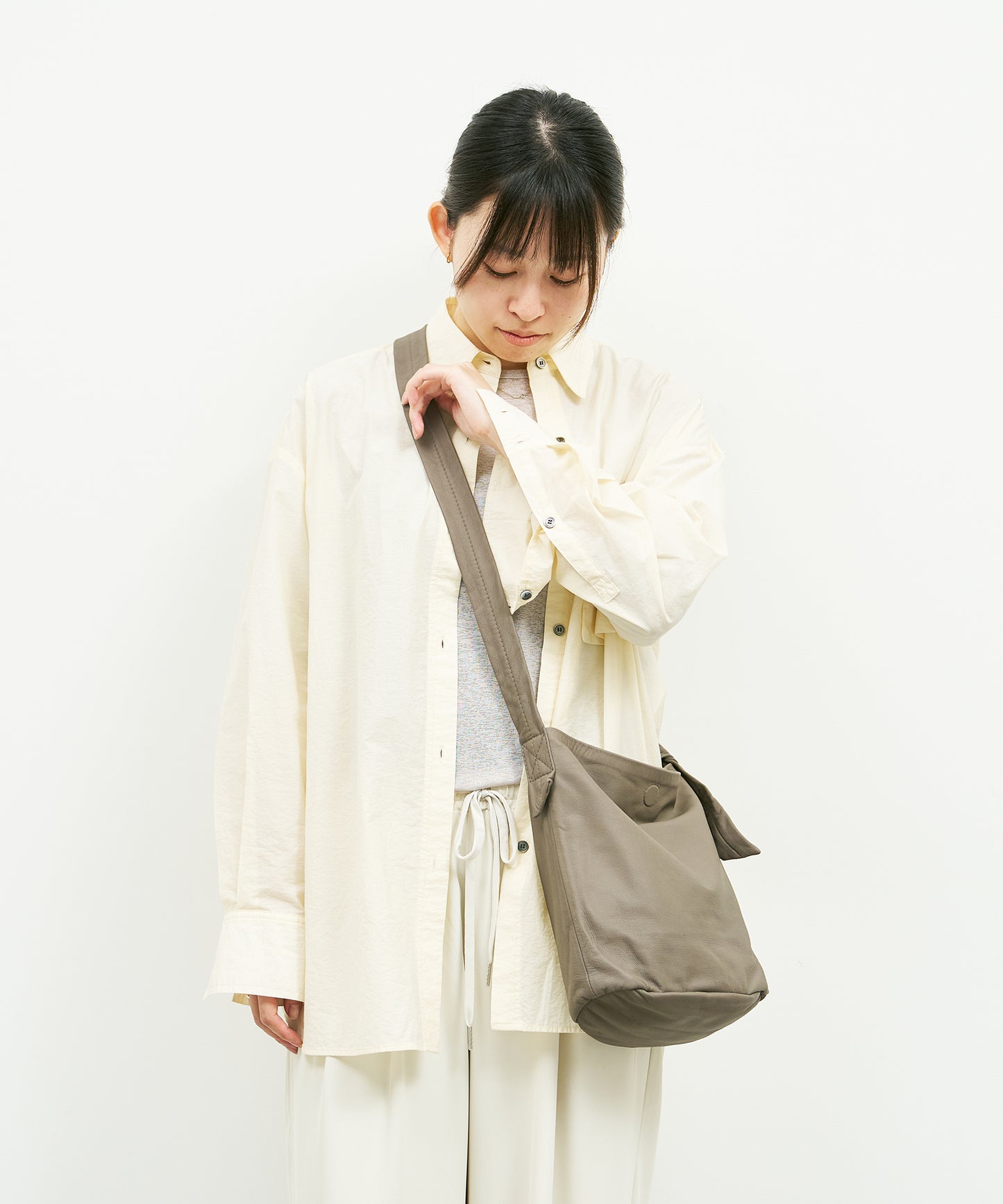 Stroll shoulder bag - Greige / goatskin Bare