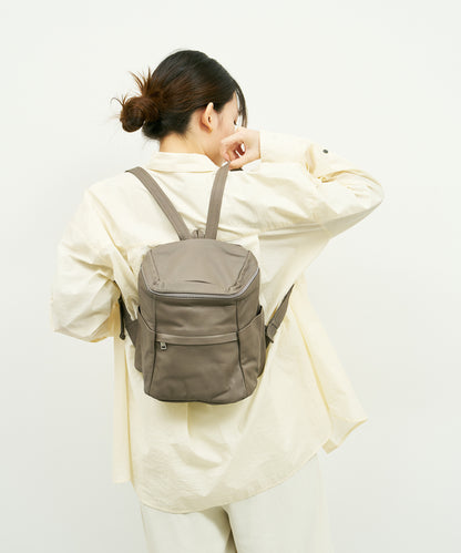 Box backpack - Greige / goatskin Bare