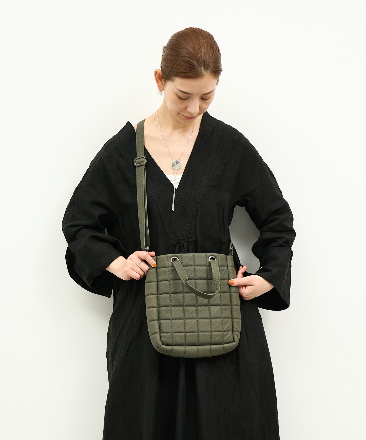 sold out / #11 / Grid 2way tote (olive) / goatskin "BARE"