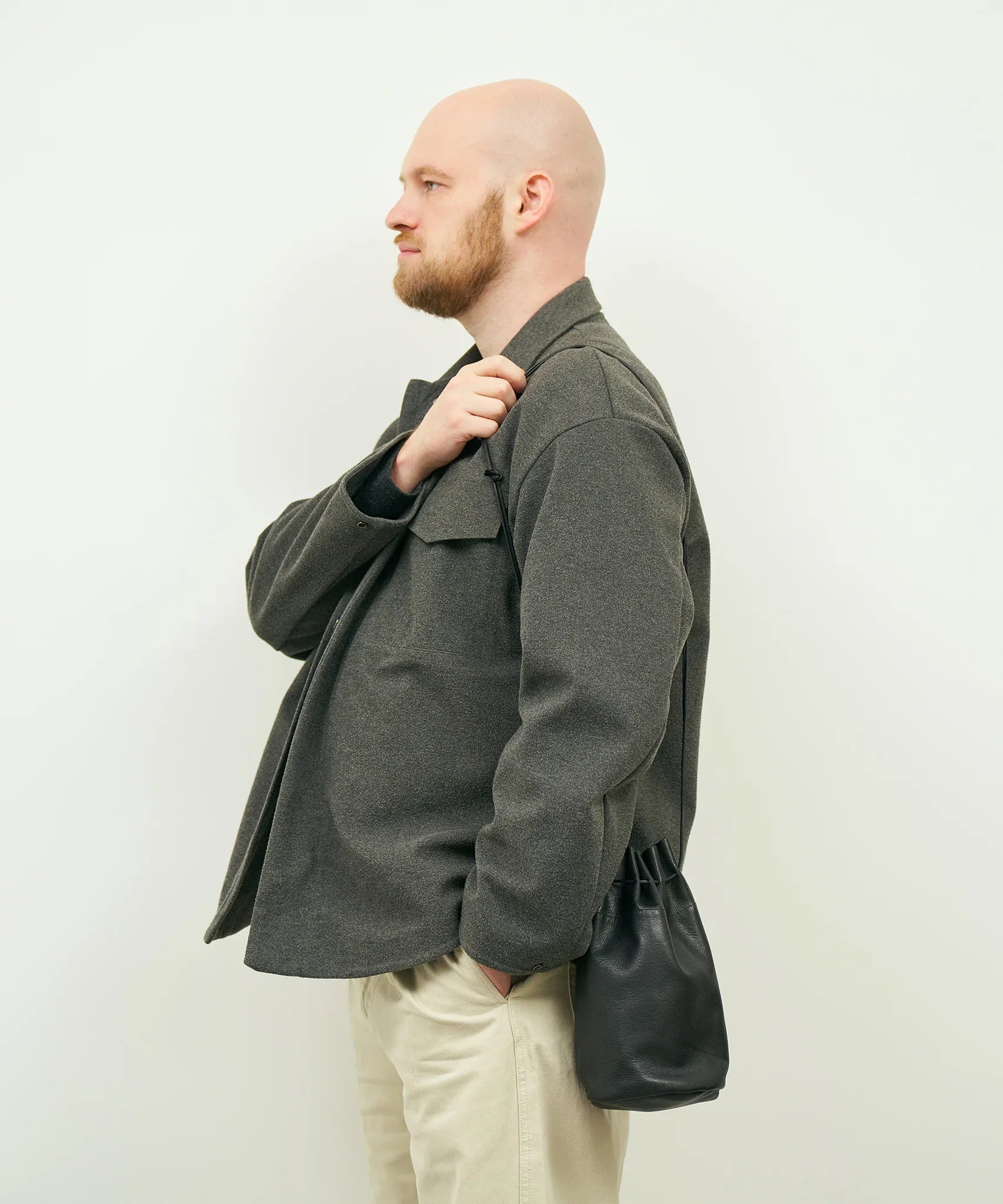 REN / Tokyo 】Lightweight and simple drawstring leather bag. – REN