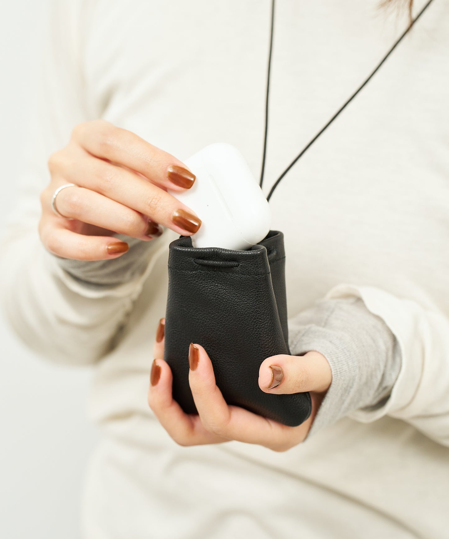 Amulet Pouch (black) / goatskin "STILL"