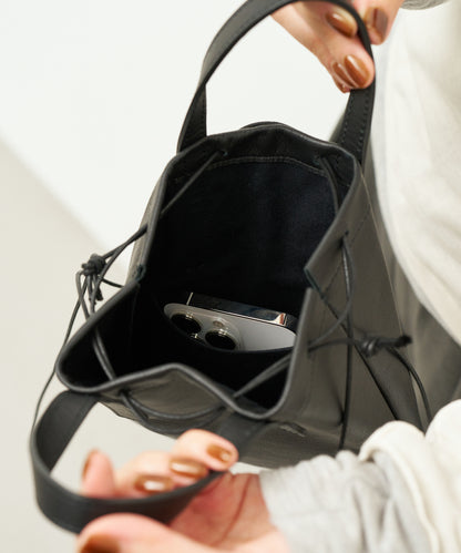 Nes-tote (black) / goatskin "STILL"