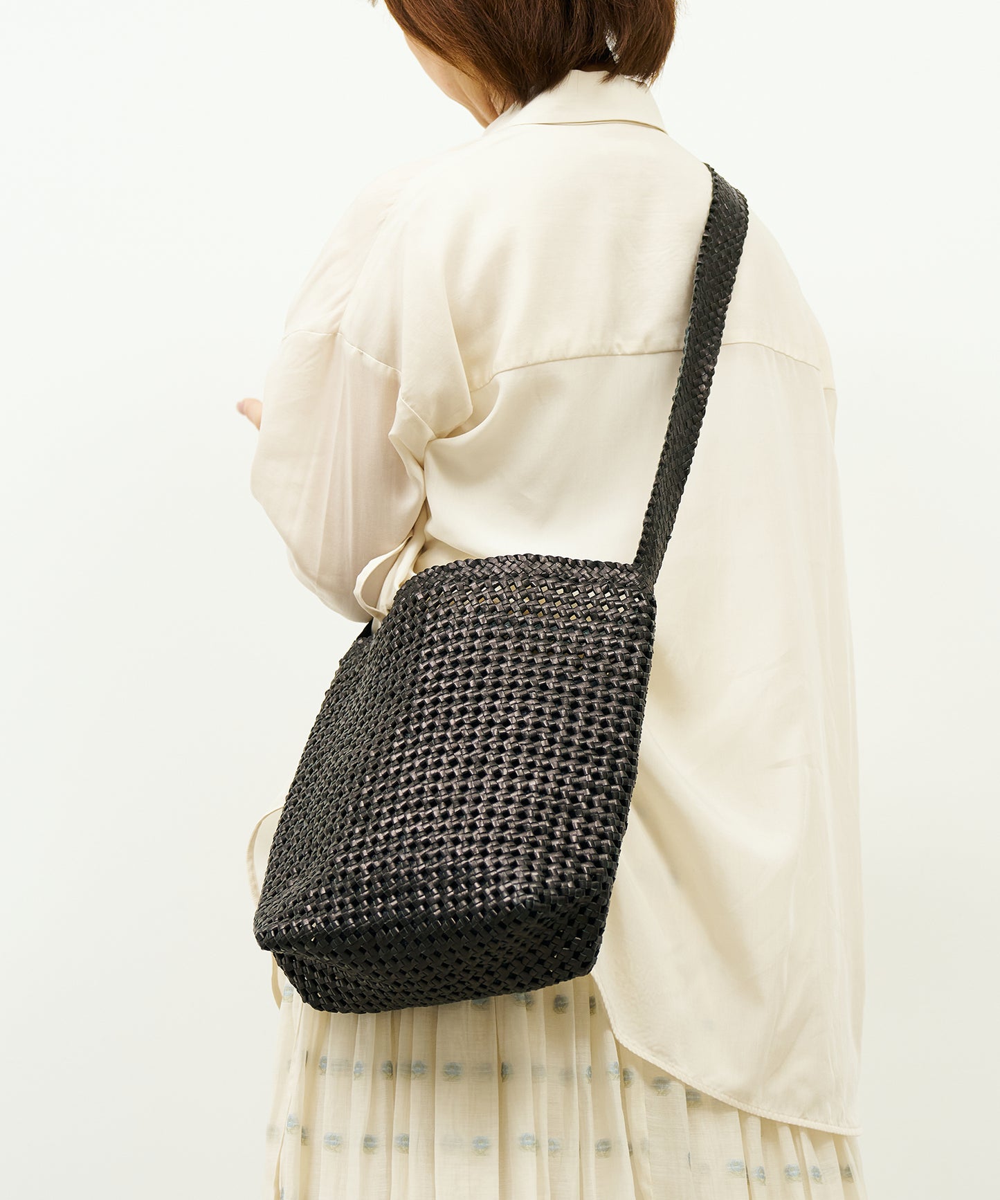 #16/ Box shoulder bag (black) / goatskin "GOAT MESH "