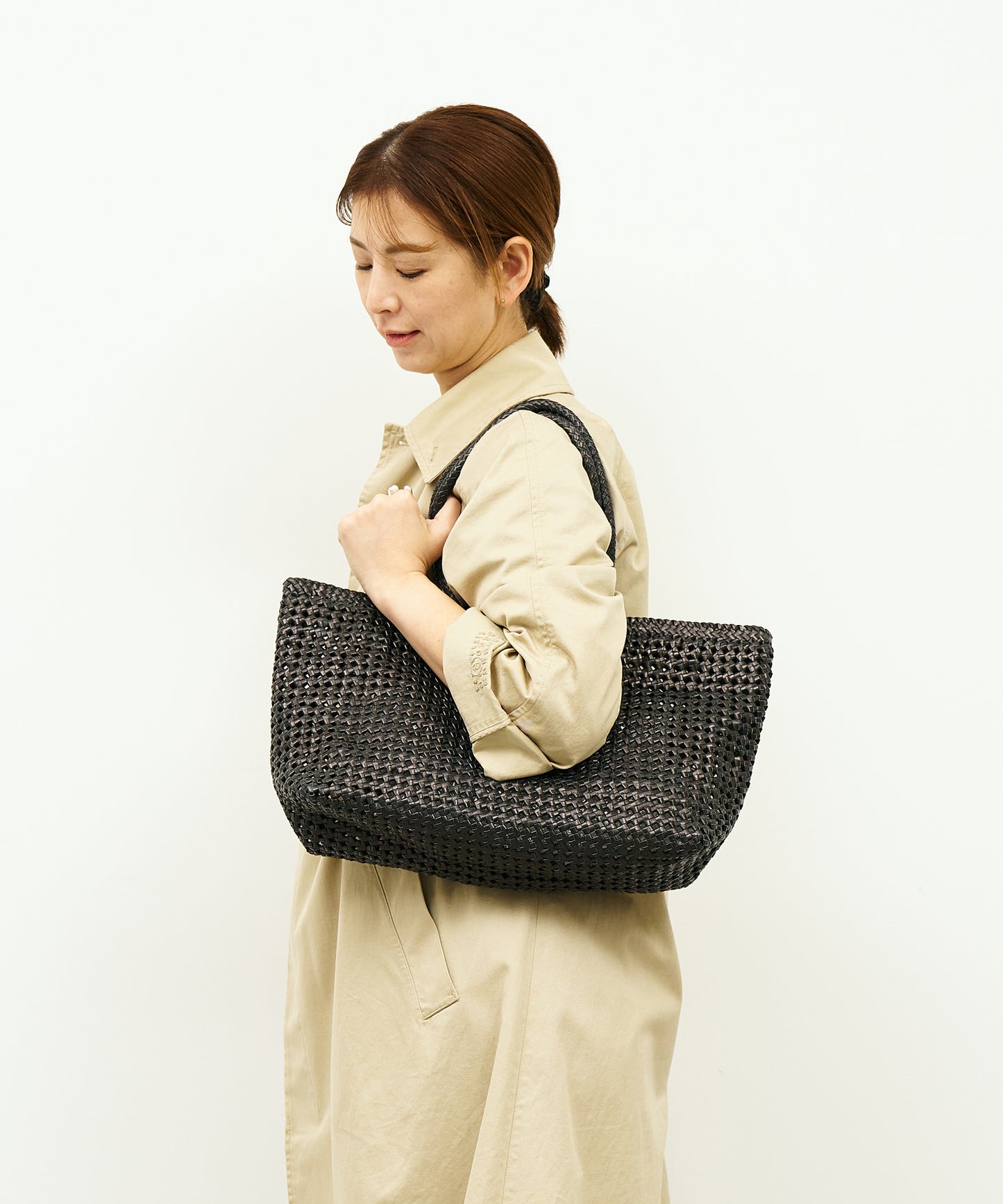 #16/ Basket tote bag M (black) / goatskin "GOAT MESH "