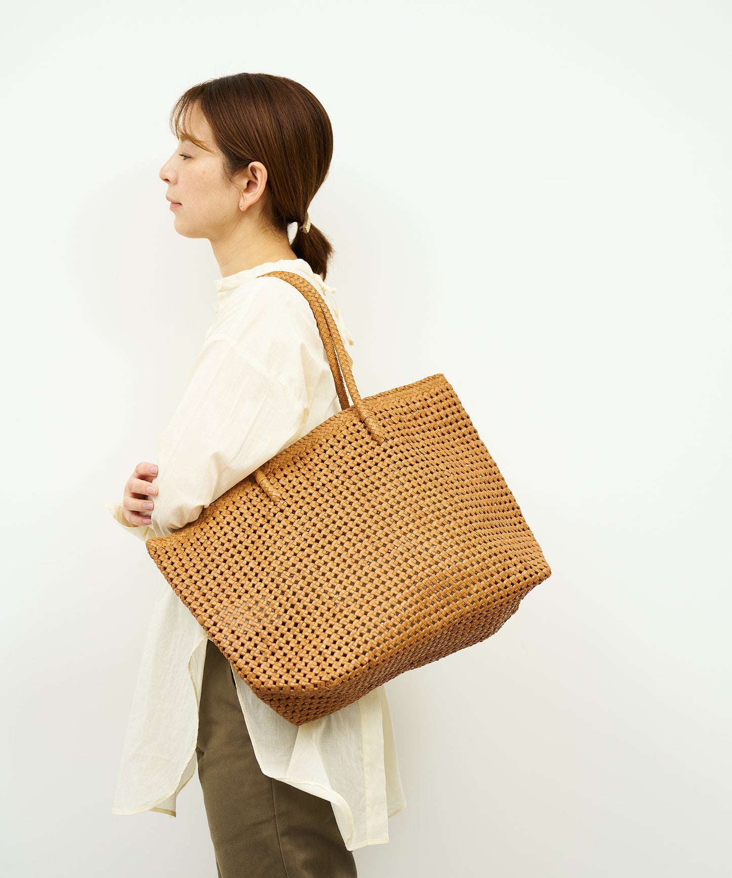 #16/ Basket tote bag L (camel) / goatskin "GOAT MESH "