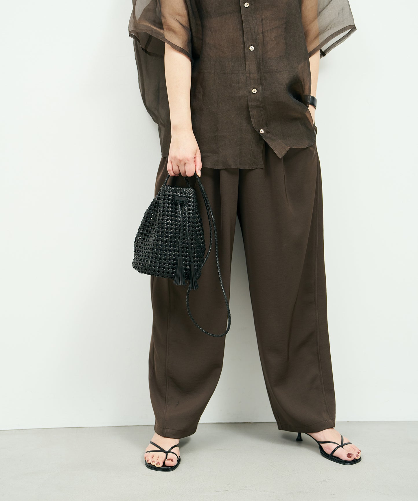 Tassel bottle shoulder bag - Black / goatskin Goat mesh