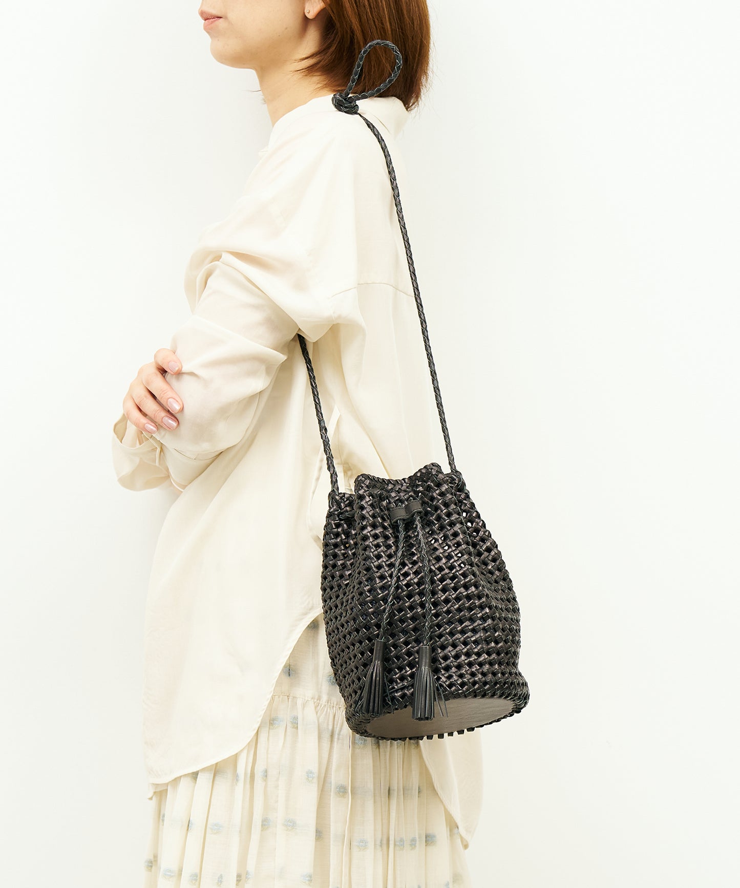 #16/ Tassel bottle shoulder (black) / goatskin "GOAT MESH "