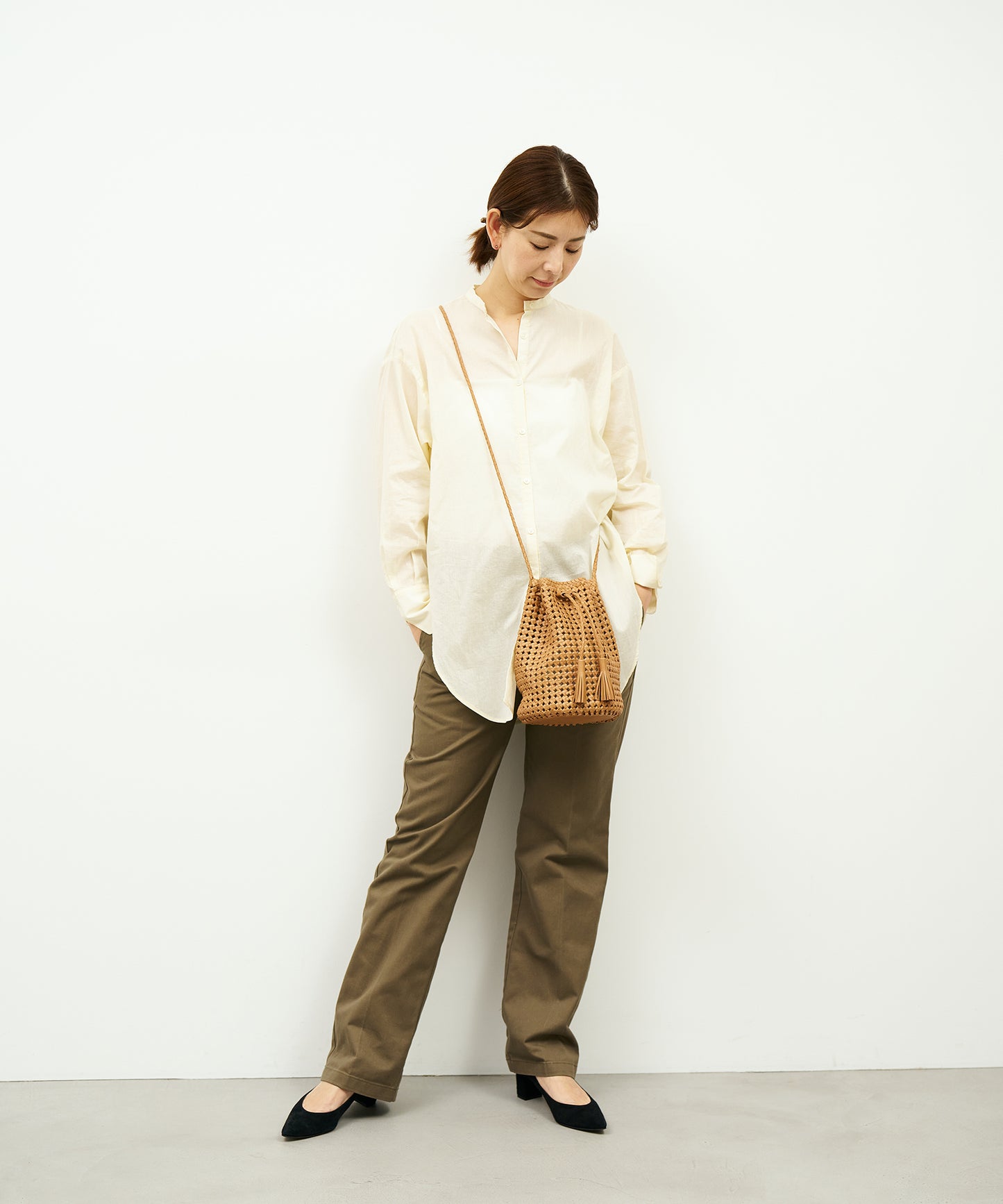 #16/ Tassel bottle shoulder (camel) / goatskin "GOAT MESH "