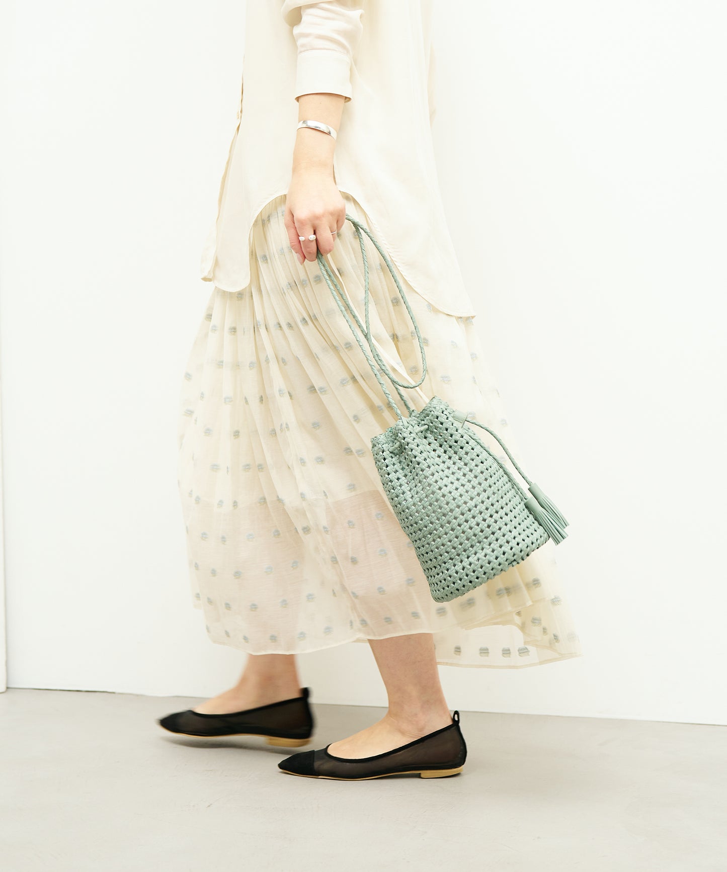 #16/ Tassel bottle shoulder (sage green) / goatskin "GOAT MESH"