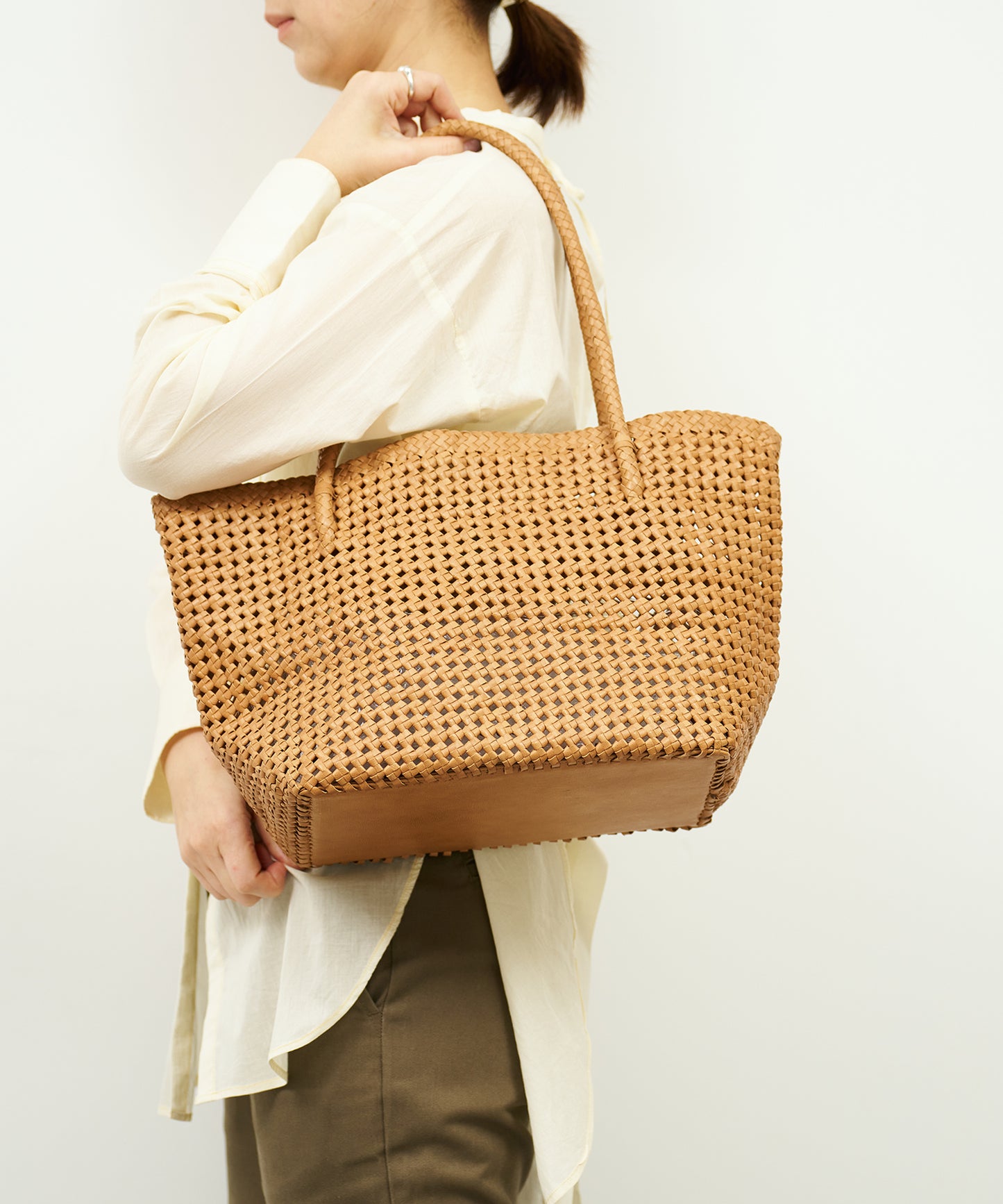 #16/ Book carry (camel) / goatskin "GOAT MESH"