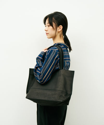 #30 / 寬版手提包 M / 豬皮“HALLIE”